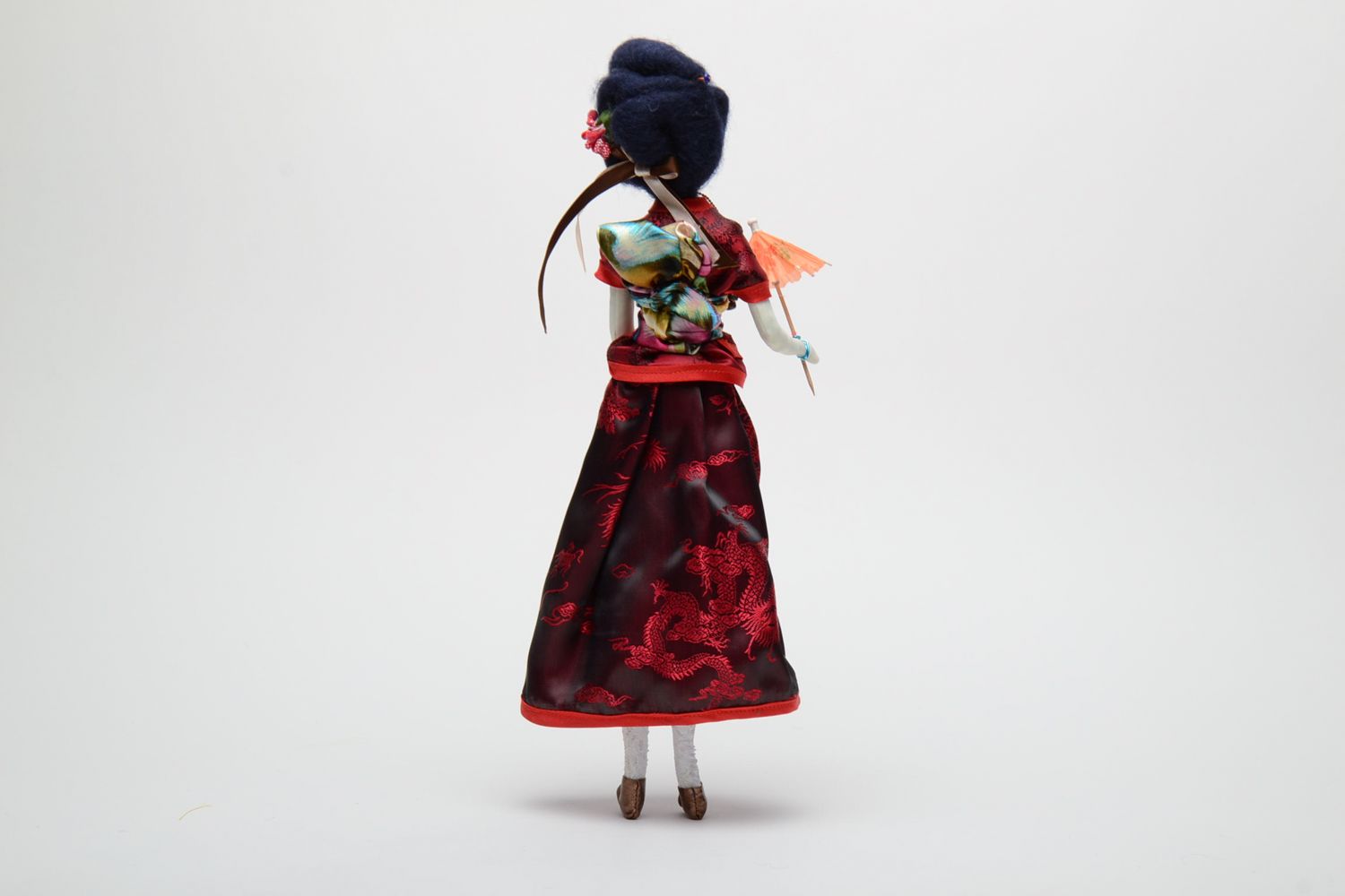 Коллекционная кукла в национальном костюме японка  фото 4