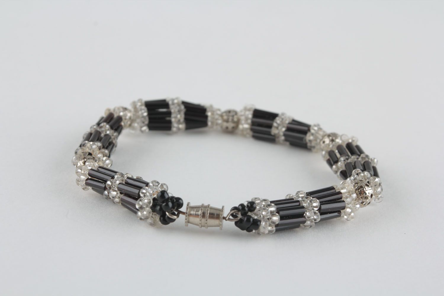 Black and transparent beads tennis wrist bracelet for women photo 2