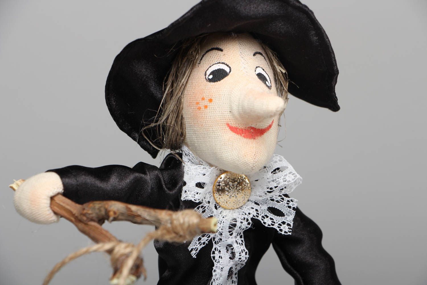 Textil Puppe handmade Dame in Schwarz foto 2