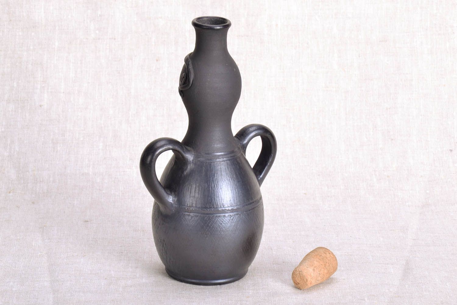 Wine carafe made of black lead-free clay with two handles and cork lid 10 inches, 1,12 lb photo 3