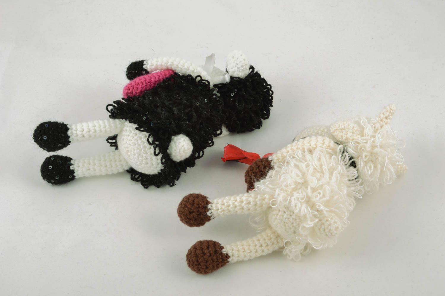 Giocattoli a maglia fatti a mano pupazzi morbidi a forma di agnelli 2 pz foto 1