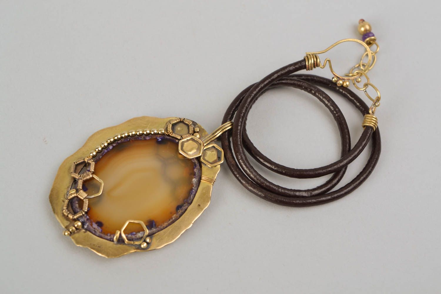 Latten pendant with natural stone and cord photo 3