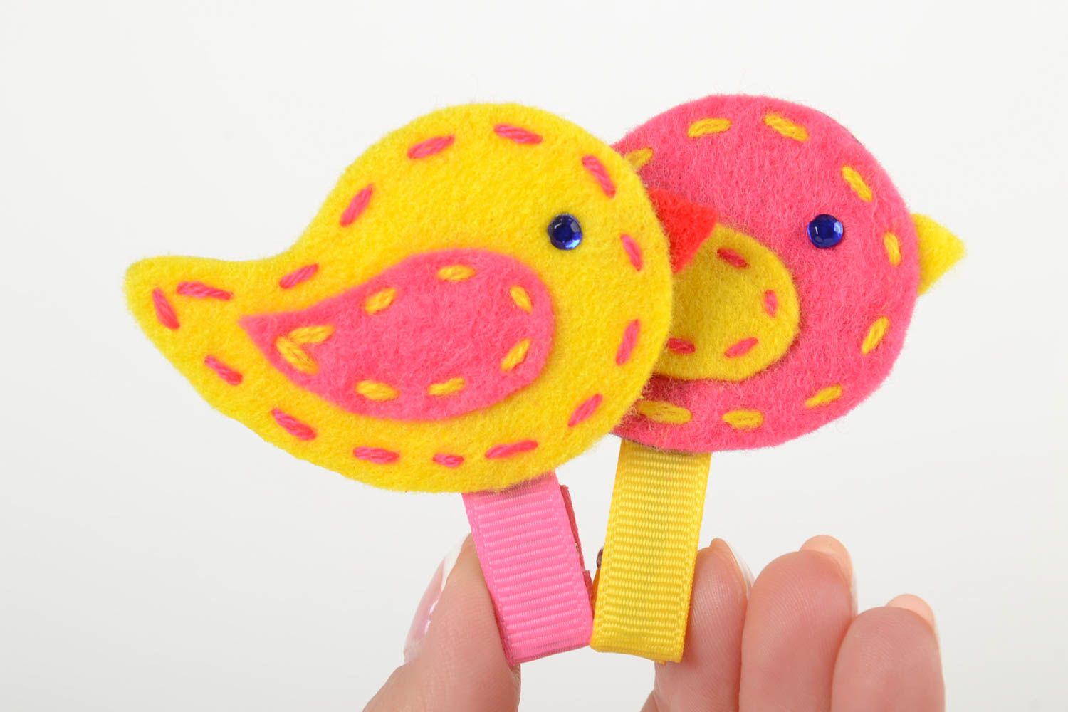 Набор детских заколок для волос в виде птичек 2 шт ручной работы розовая и желтая фото 5