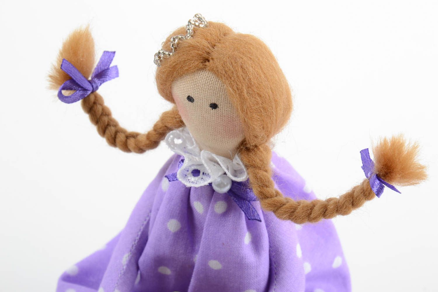 Интерьерная игрушка из хлопка мягкая авторская ручной работы Принцесса с цветами фото 3