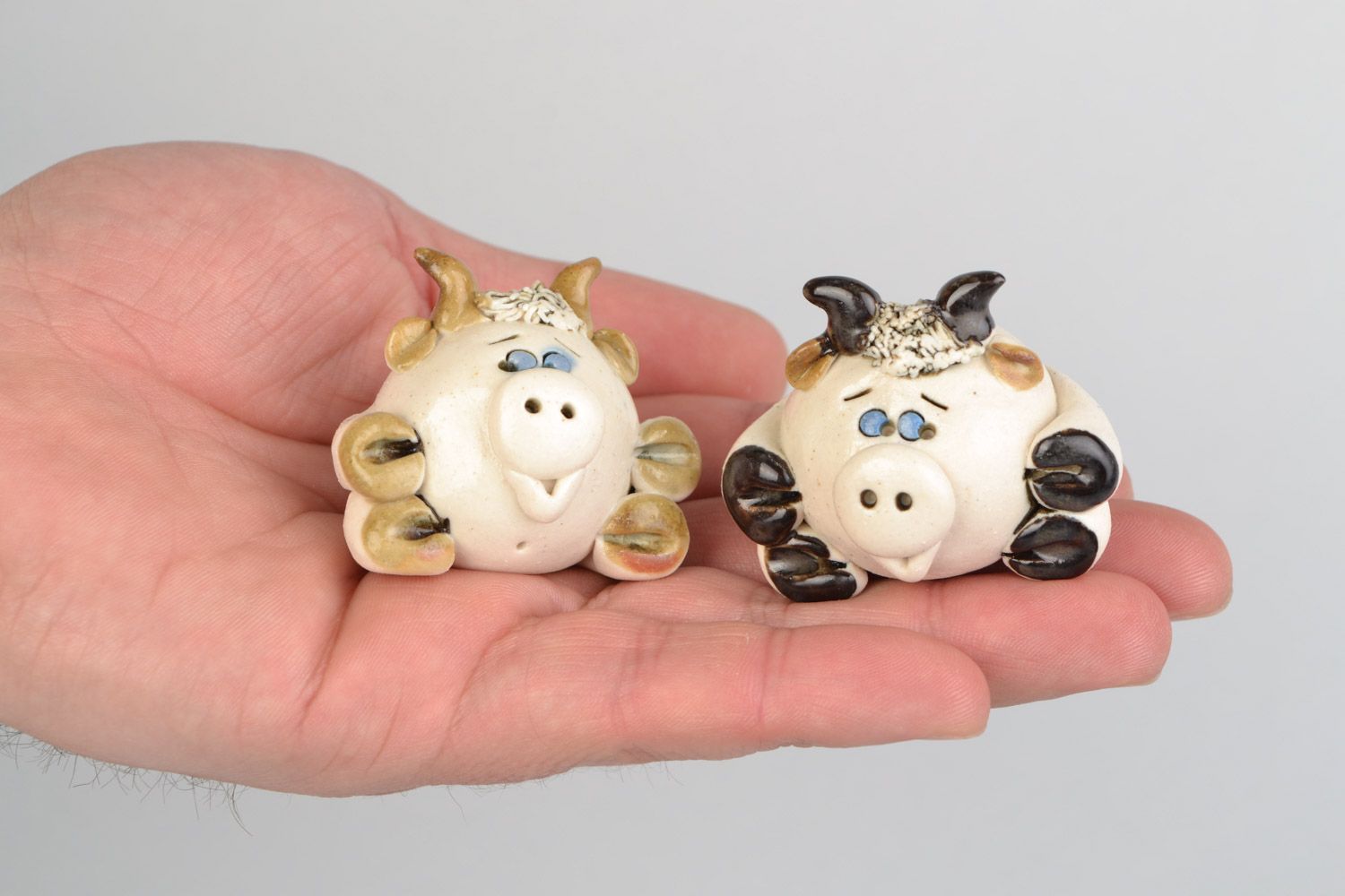 Handmade decorative ceramic figurines 2 pieces funny beautiful cows for home decor photo 2