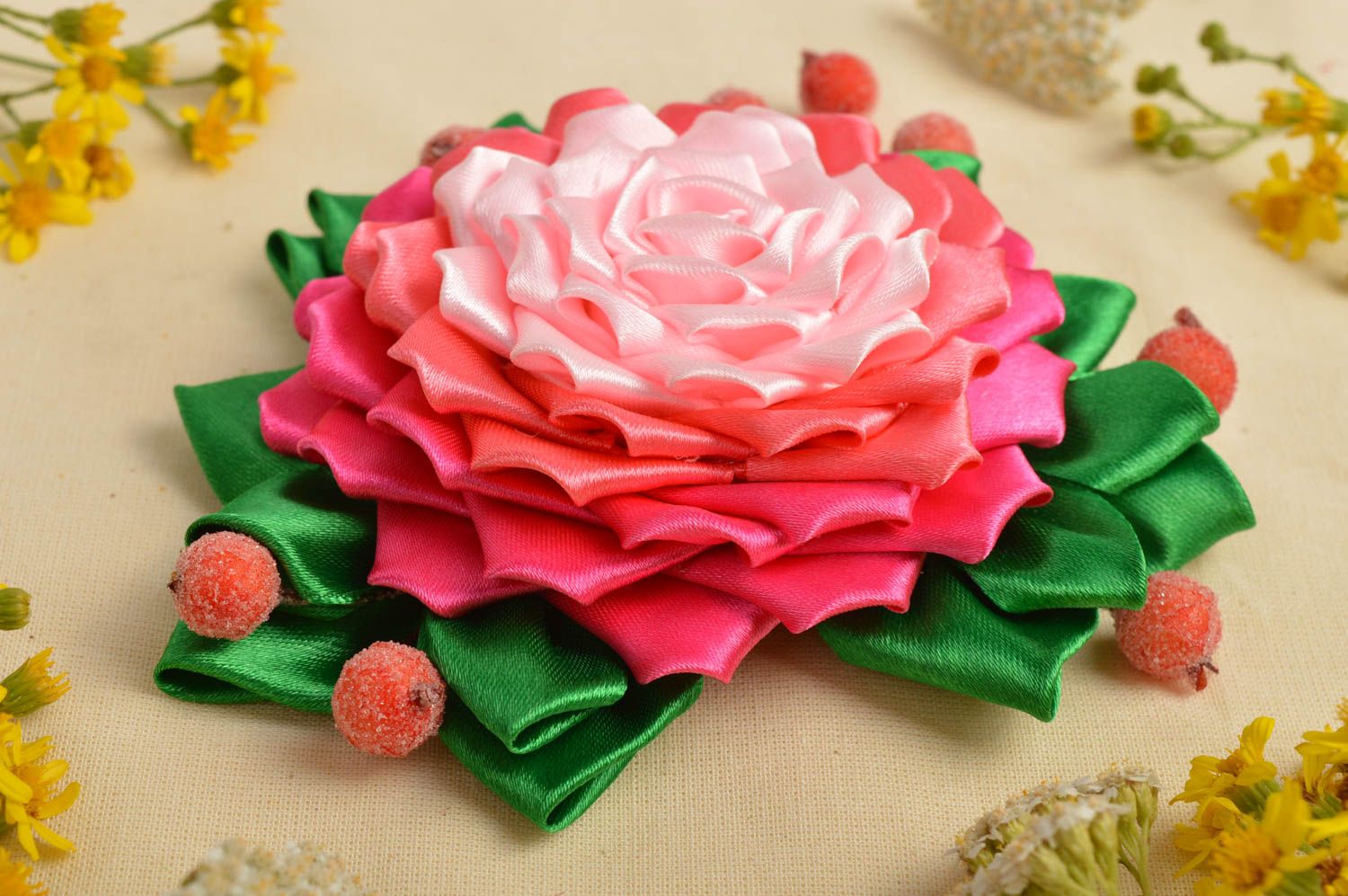 Flor de cintas rosadas hechas a mano accesorio para bisutería regalo original foto 1