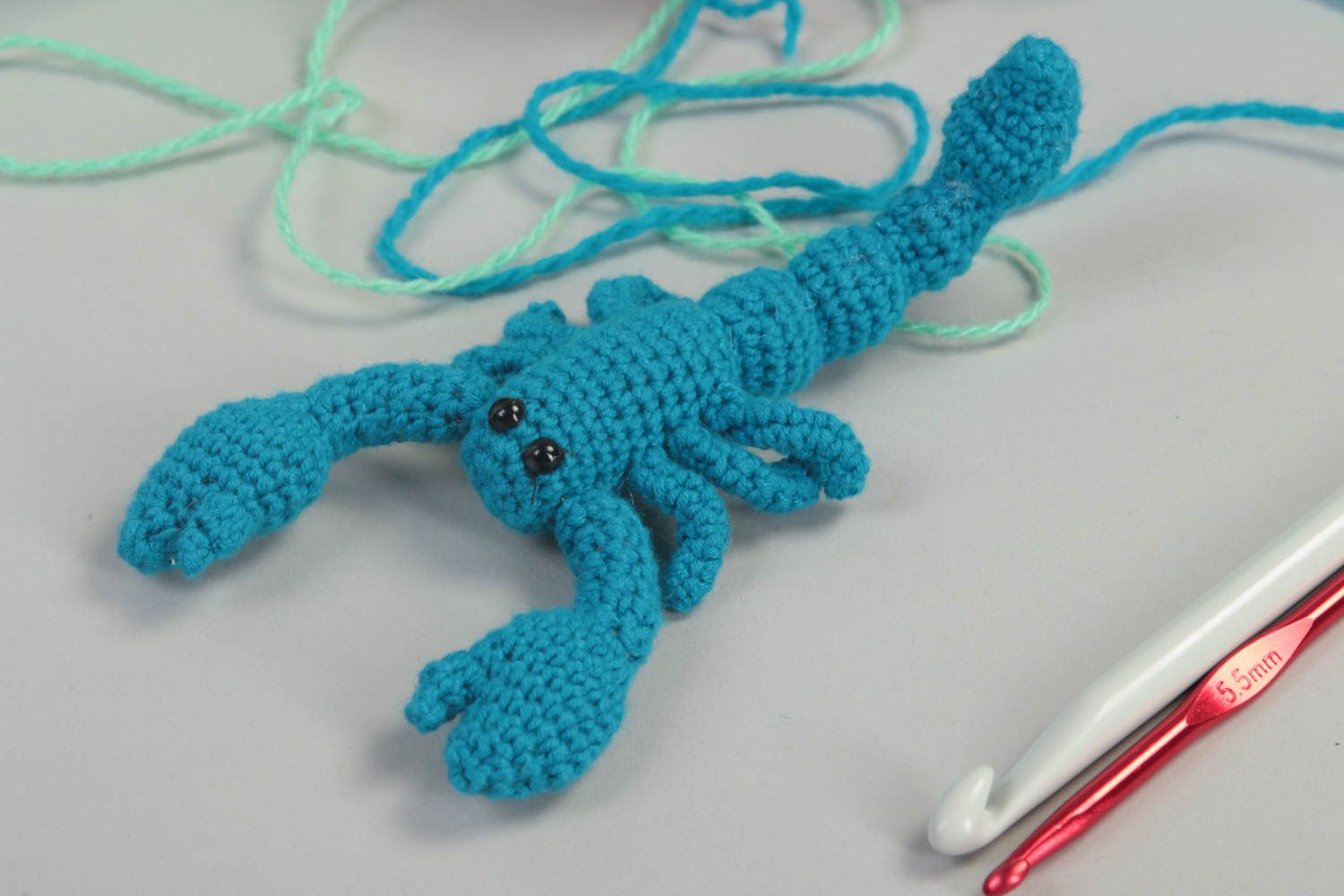 Jouet enfant Peluche tricotée fait main Cadeau original scorpion bleu mou photo 1