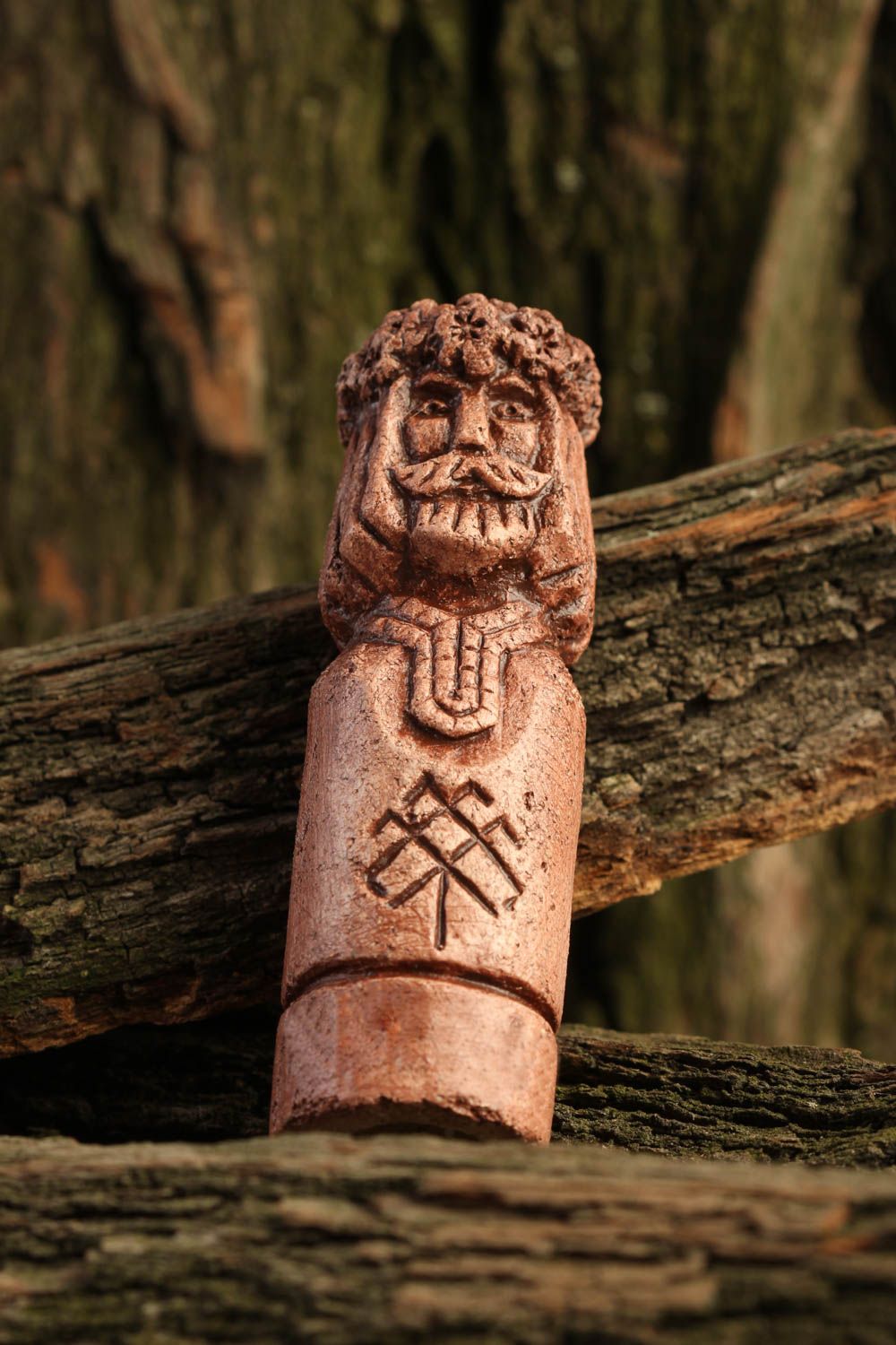 Figura de arcilla artesanal decoración de interior amuleto de casa eslavo foto 1