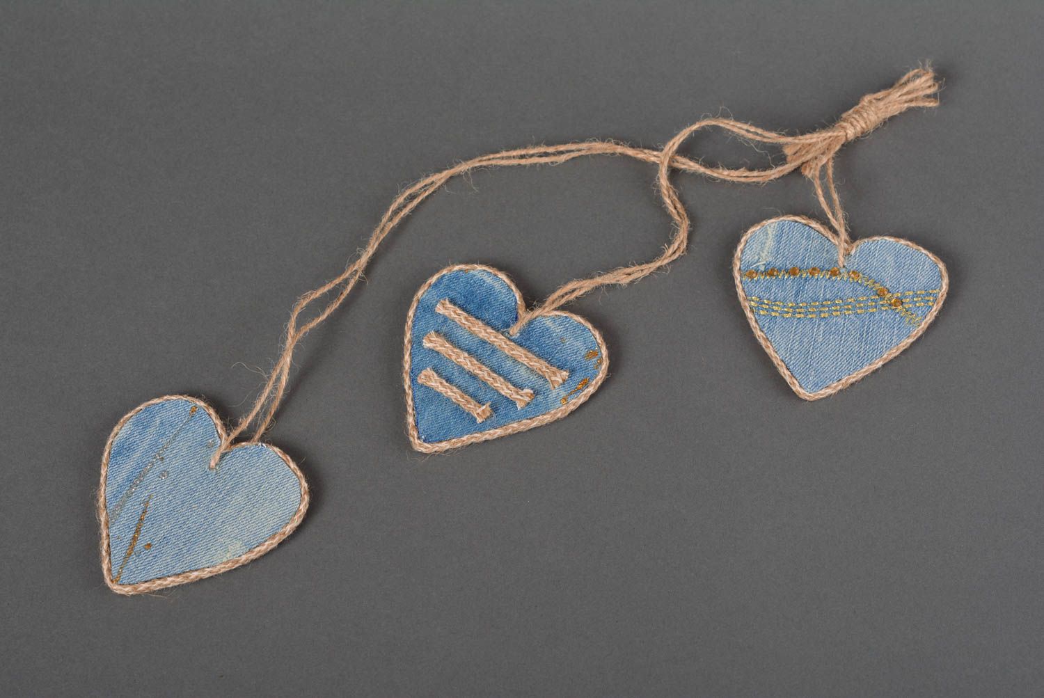 Coeurs à suspendre fait main Accessoires design Déco maison bleu clair en bois photo 5
