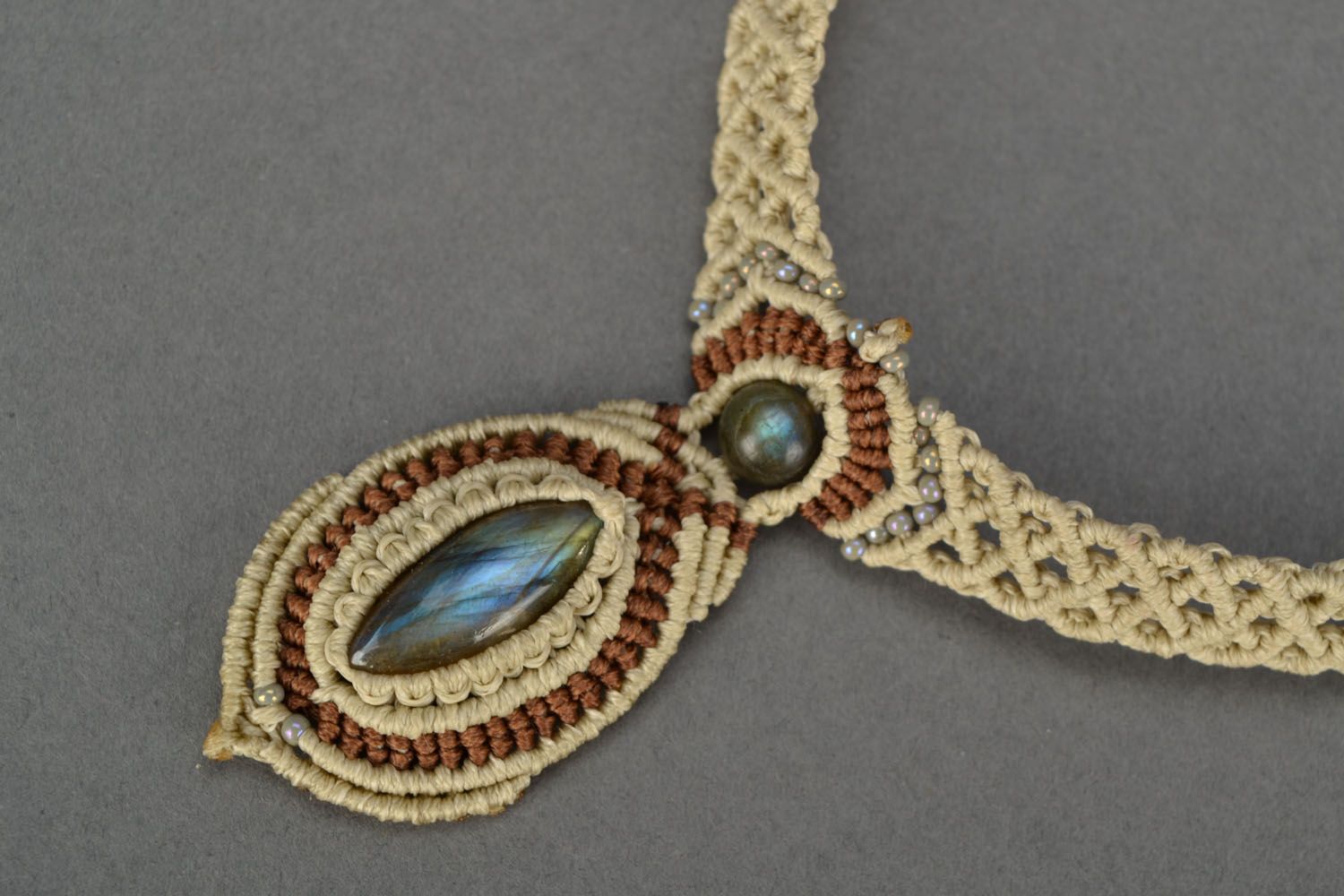 Macrame necklace with labradorite gemstone photo 4
