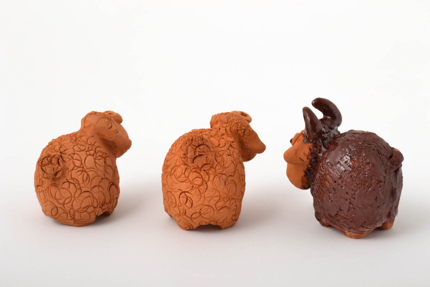 Statuine fatte a mano in ceramica set di tre animali divertenti piccoli foto 4