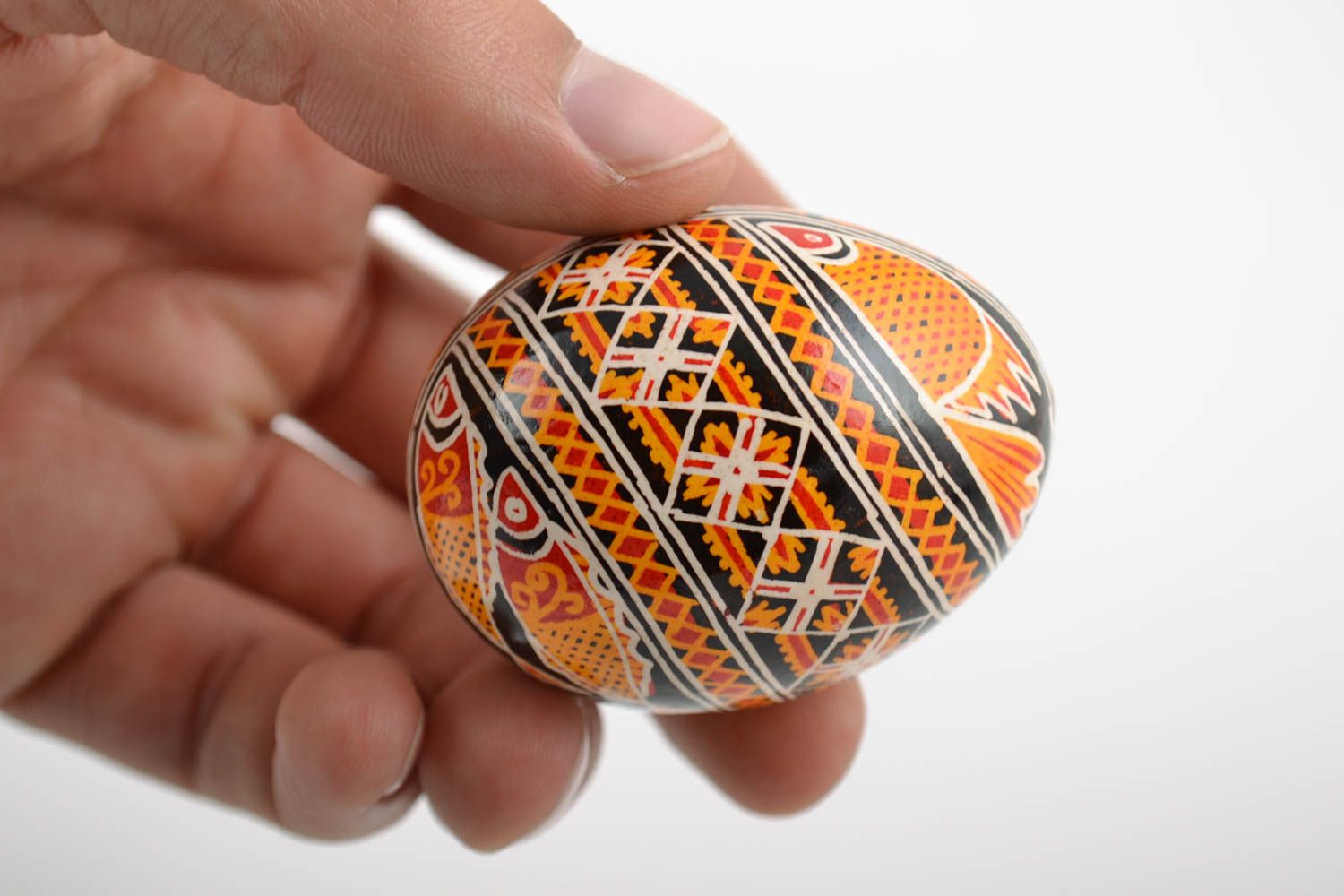 Huevo de Pascua hecho a mano pintado con acrílicos con peces foto 2