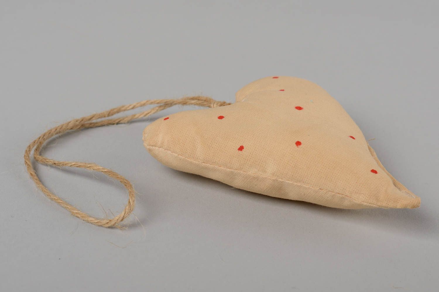 Мягкая подвеска сердце ручной работы декор для дома с росписью мягкая игрушка фото 3