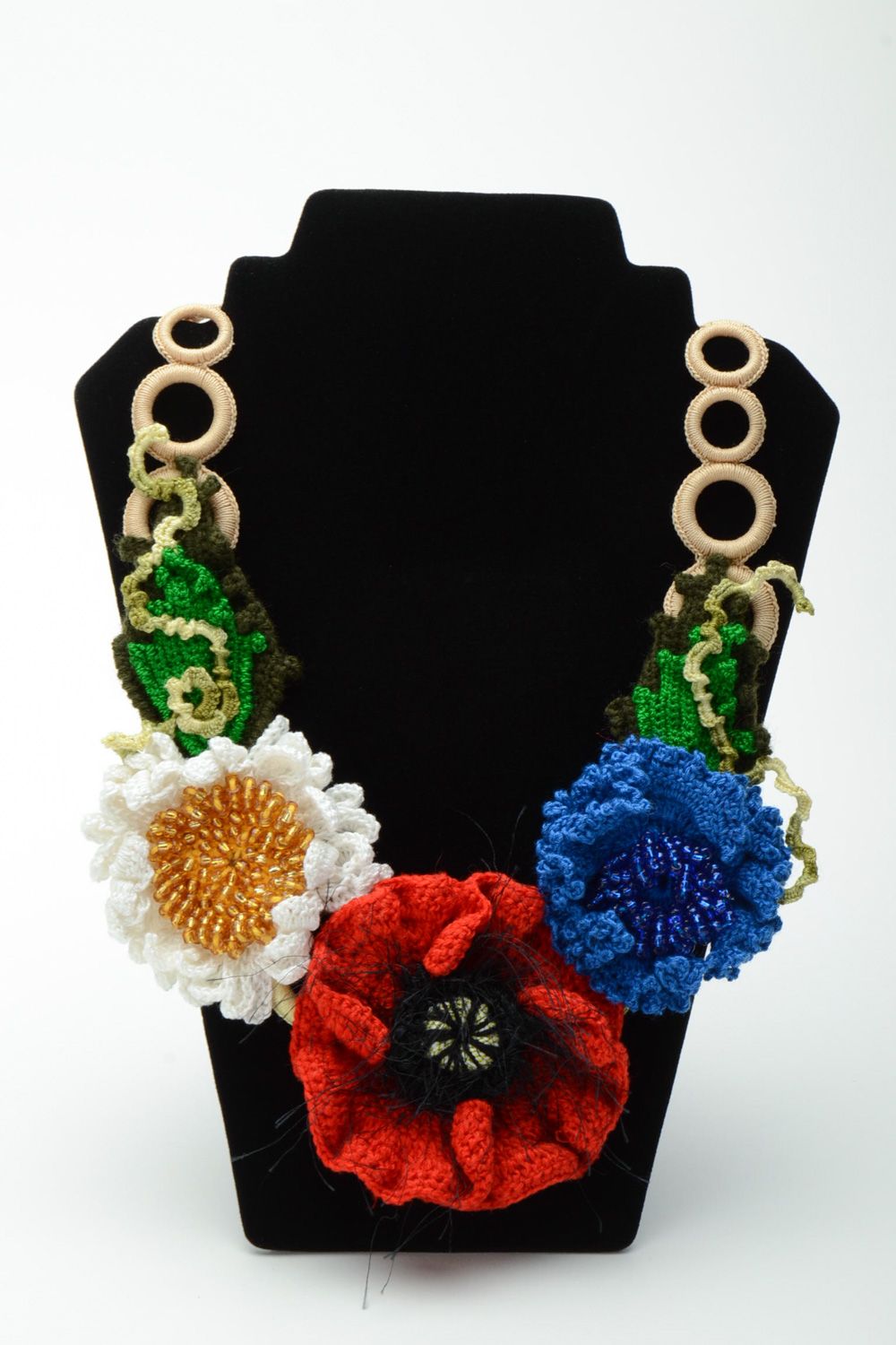 Gros collier tricoté au crochet fait main design avec fleurs des champs photo 1