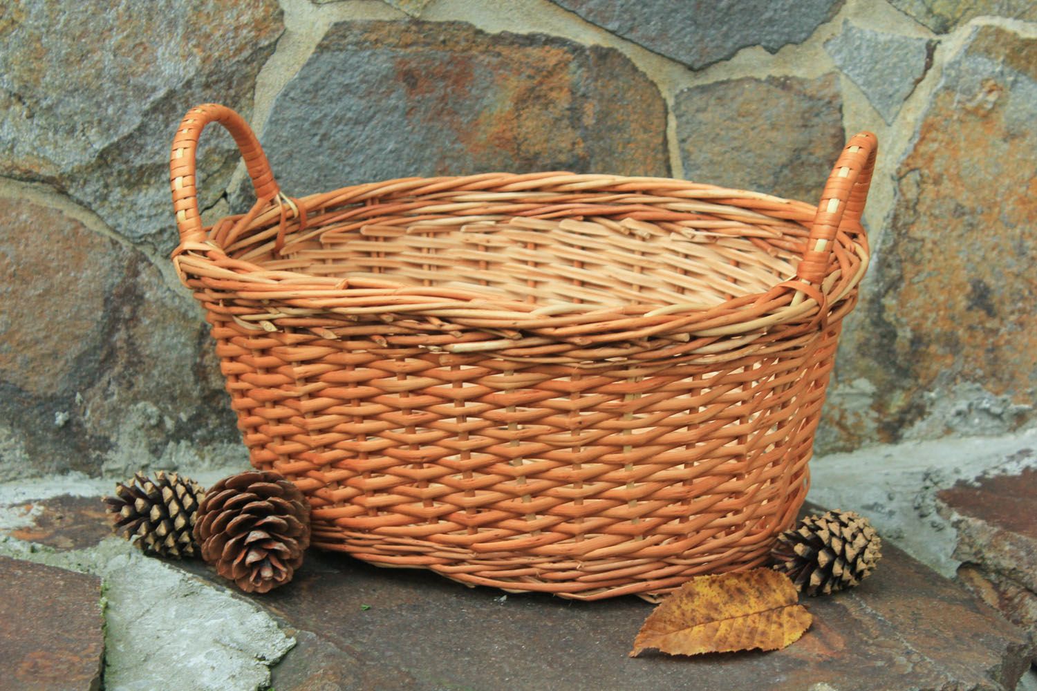 Basket with handle photo 1