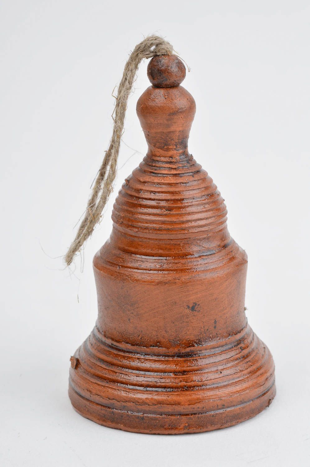 Глиняный сувенир ручной работы колокольчик из глины колокольчик сувенирный фото 2
