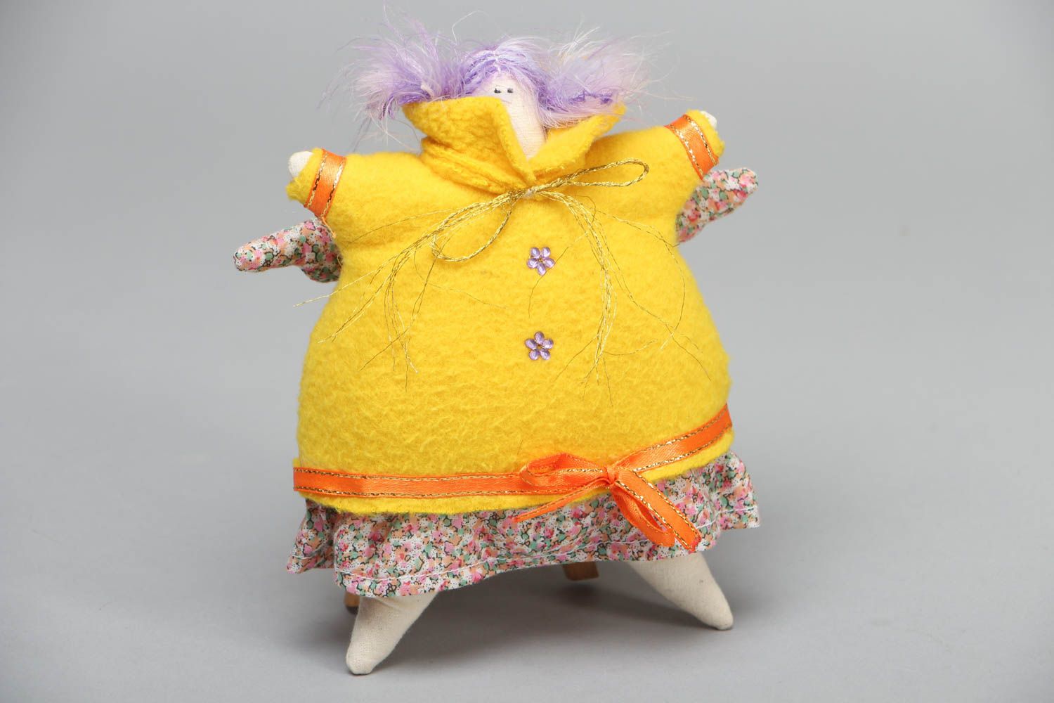 Soft fleece toy Curvy lady photo 1