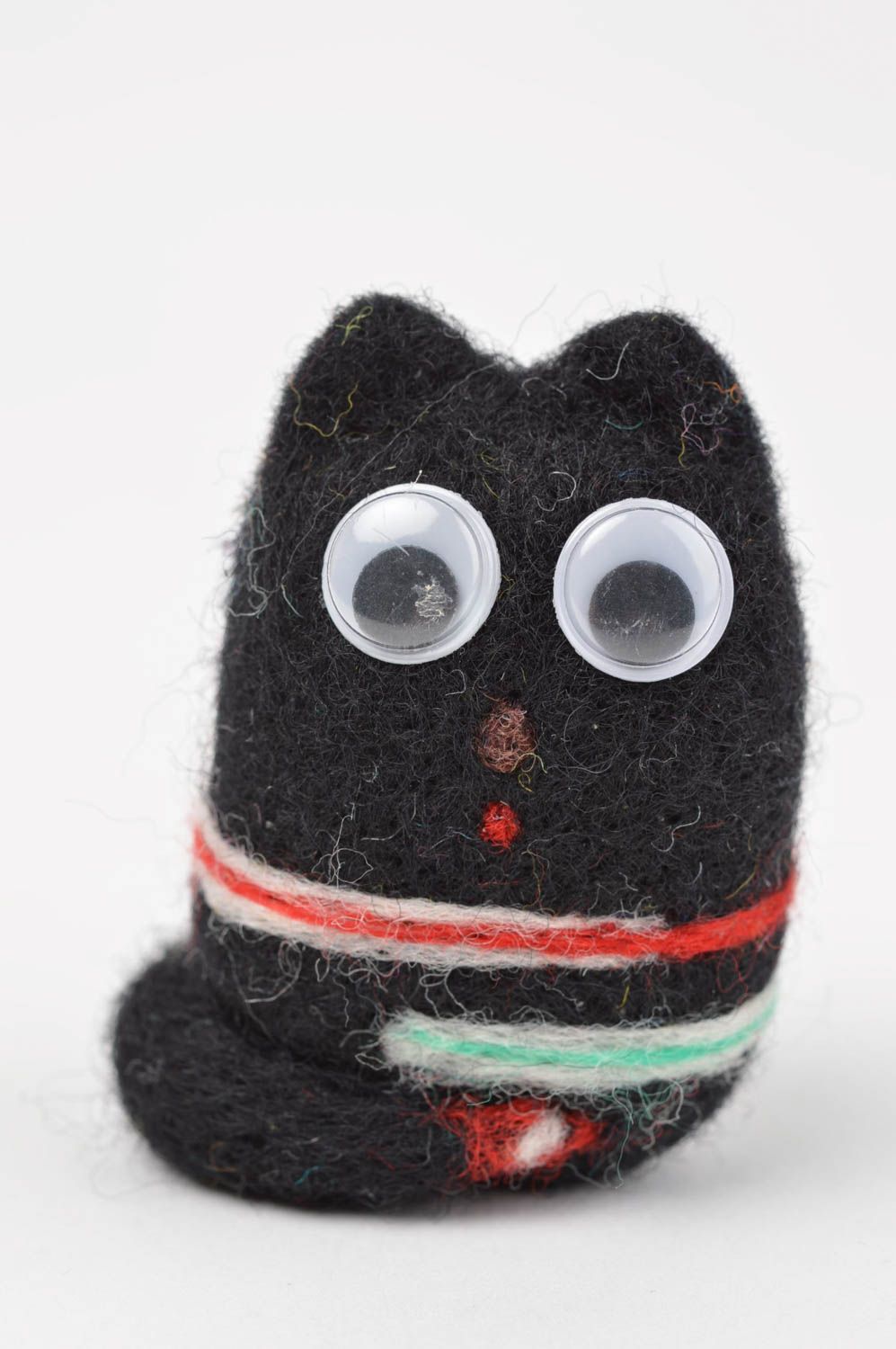 Peluche décorative fait main Jouet en laine Cadeau enfant original Chat noir photo 2