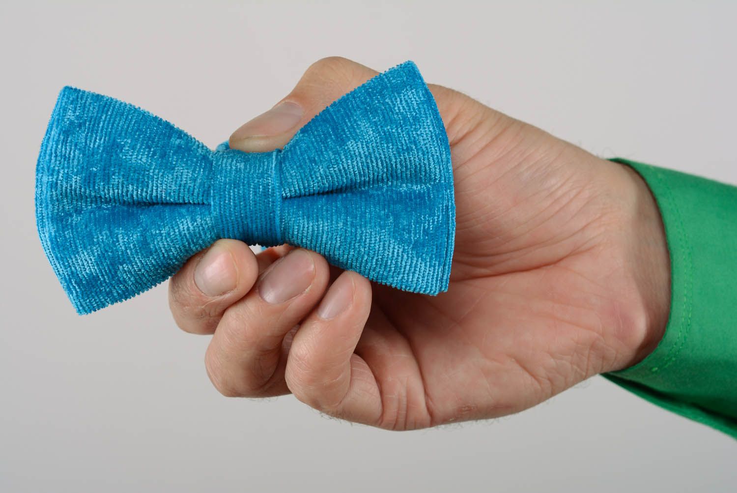 Blue velvet bow tie photo 5