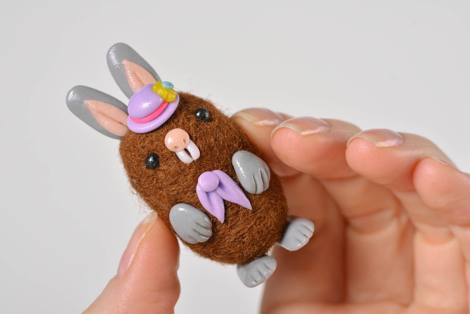 Handmade brauner Kuscheltier Hase Geschenke für Kinder Haus Deko aus Wolle foto 4