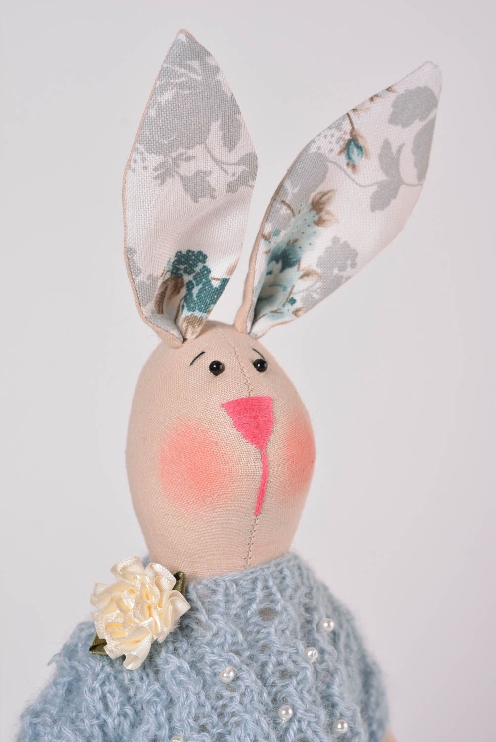 Игрушка заяц ручной работы авторская игрушка стильный подарок ребенку из ткани фото 3