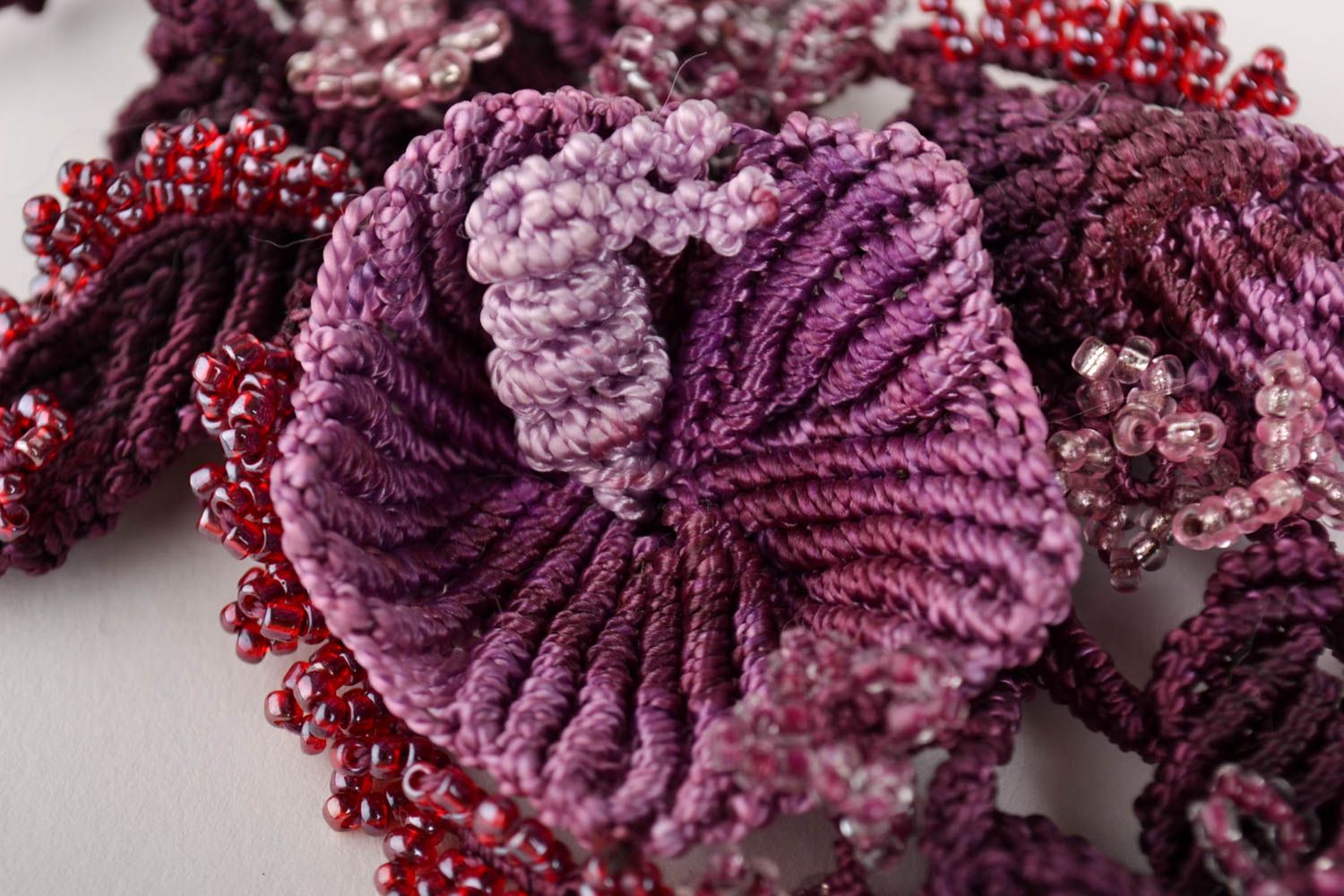 Украшение ручной работы брошь цветок сиреневая плетеная брошь нежная женская фото 3