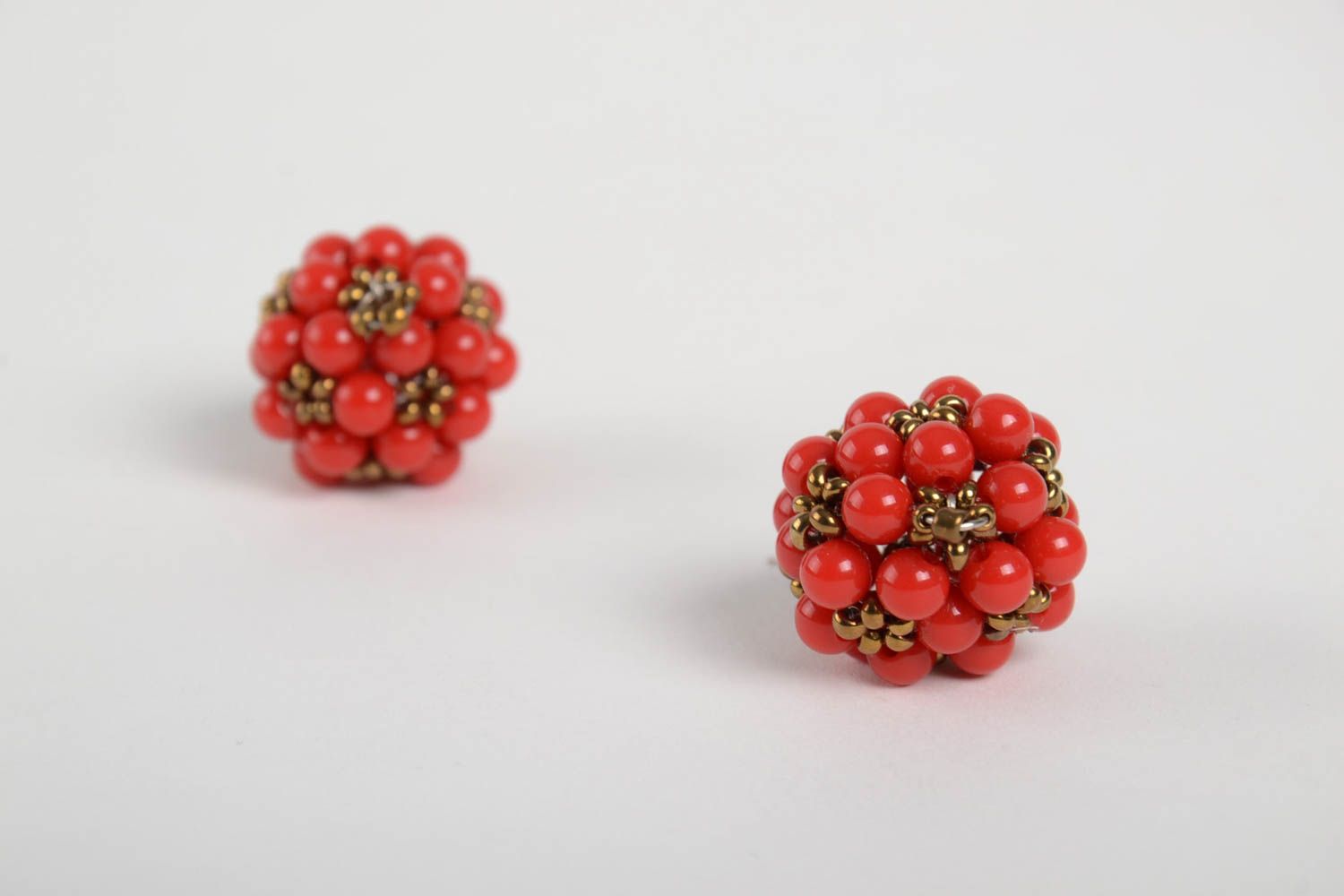 Handmade red elegant earrings unusual beaded earrings stylish jewelry photo 5