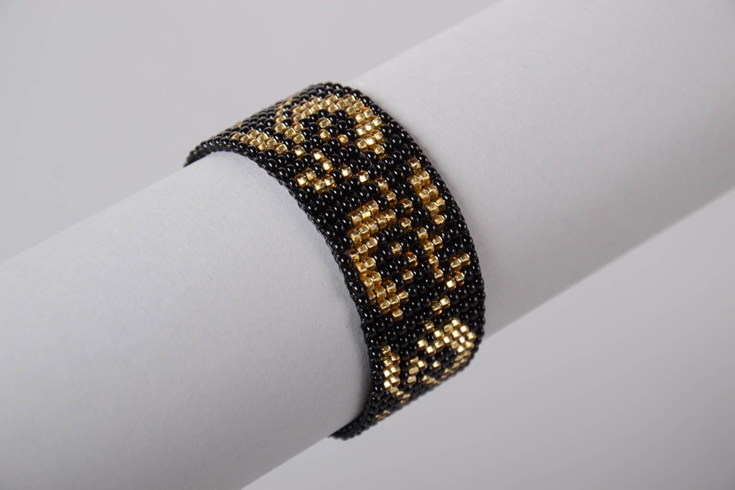 Черно золотистый браслет из бисера ручной работы широкий для женщин подарок  фото 3