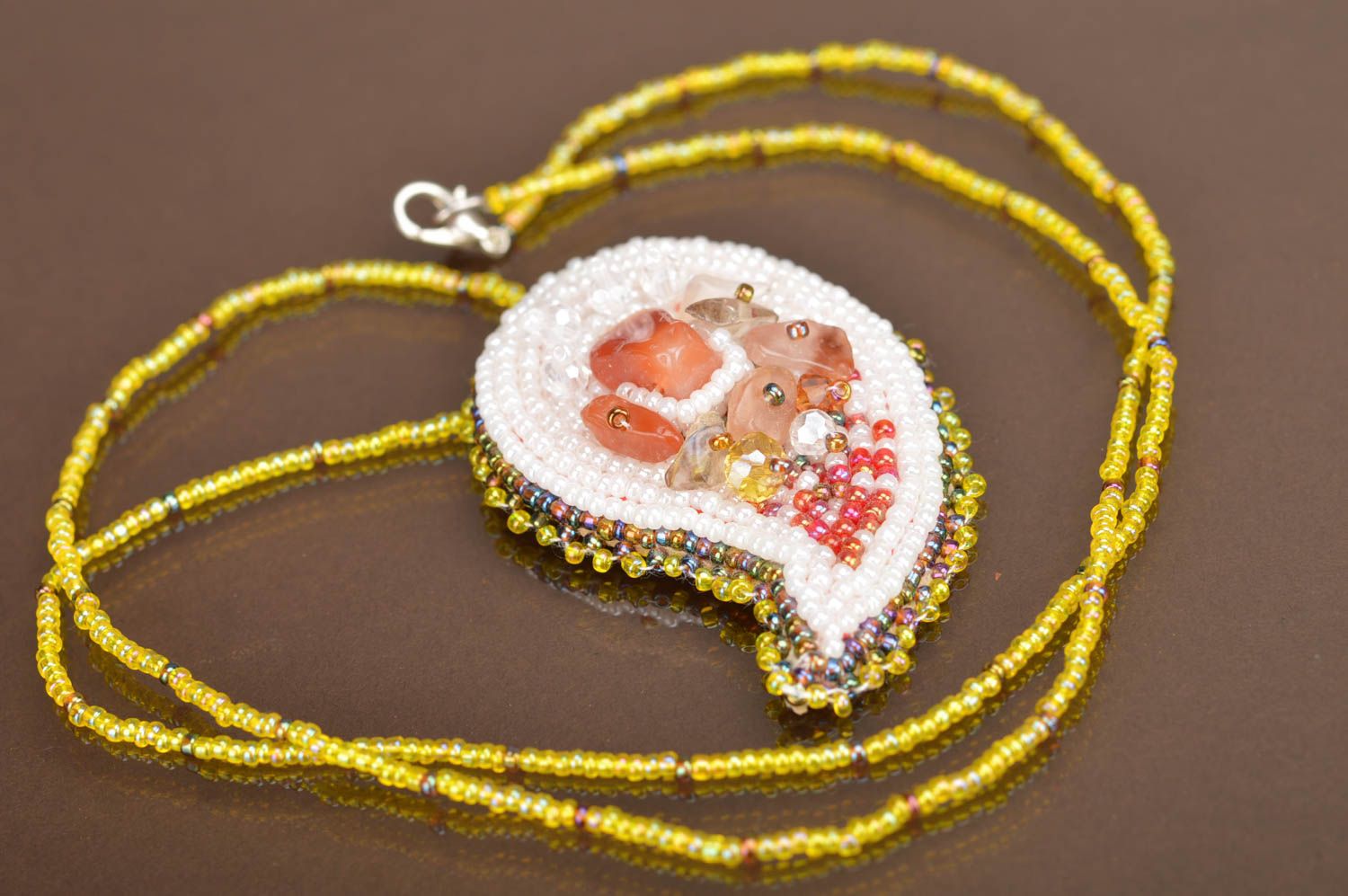 Pendentif fait main broche originale perles de rocaille bijou transformable photo 2