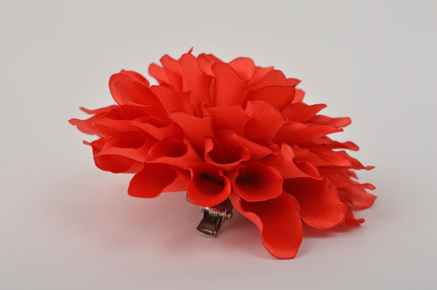 Broche Barrette fleur faite main en satin grande Cadeau femme Rose rouge photo 4