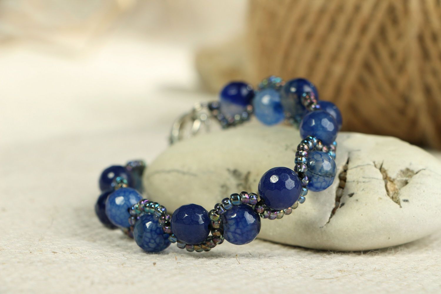 Bracelet with lapis lazuli photo 1