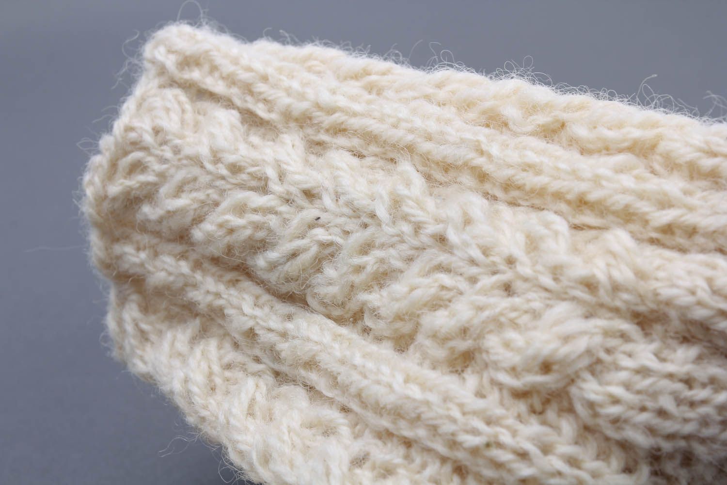 Meias quentes de mulher tricotadas de lã natural à mão  foto 2