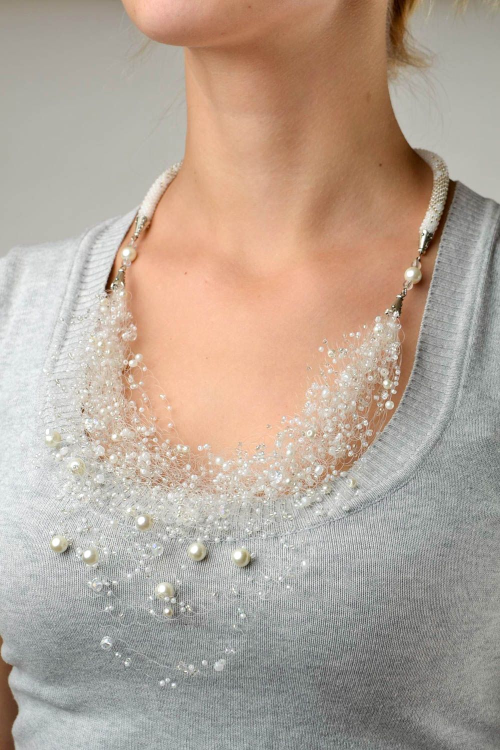 Collier en perles de rocaille Bijou fait main Accessoire pour femme blanc photo 1