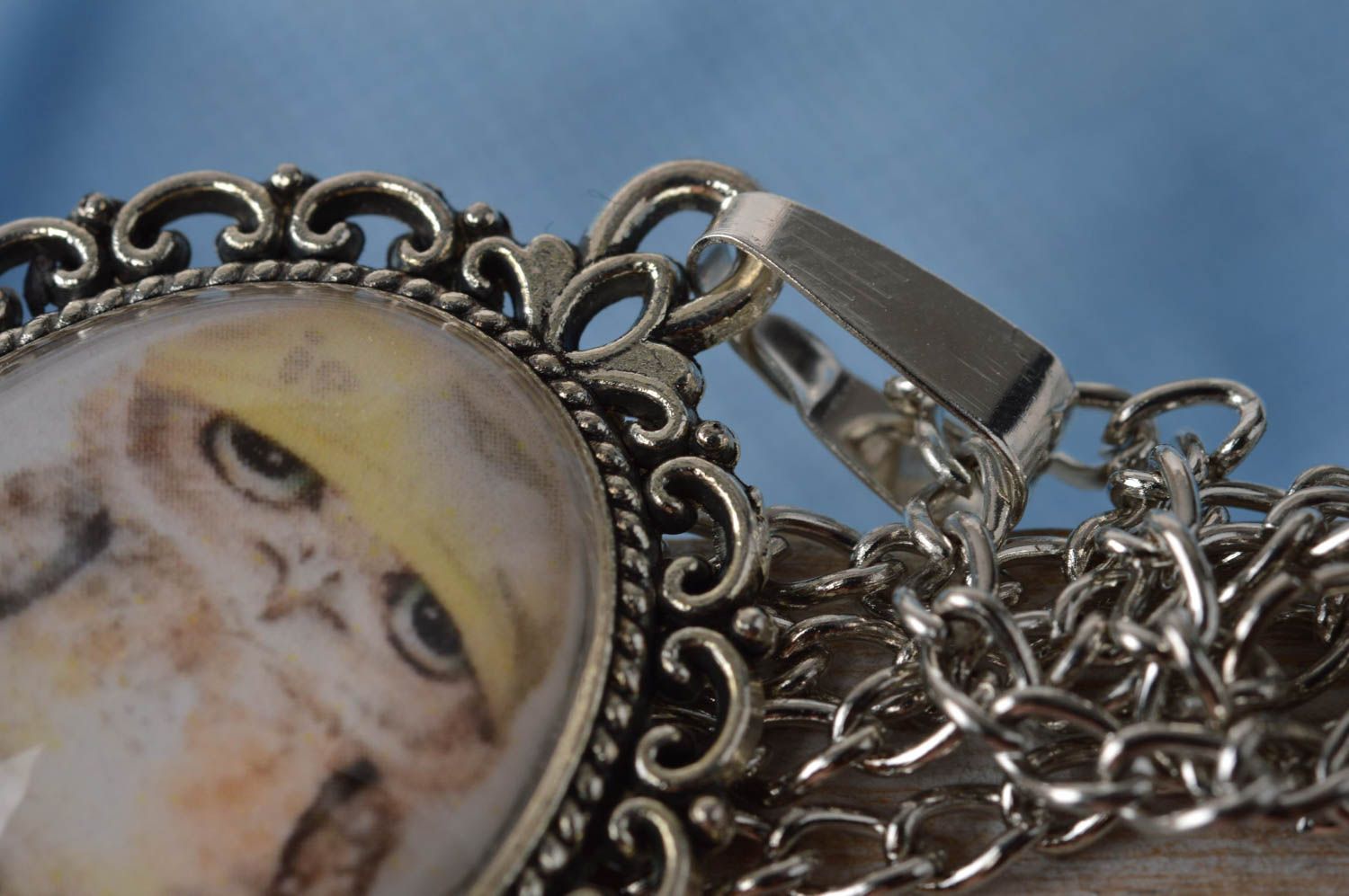 Joli pendentif sur chaîne métallique ovale avec image de hibou fait main photo 5