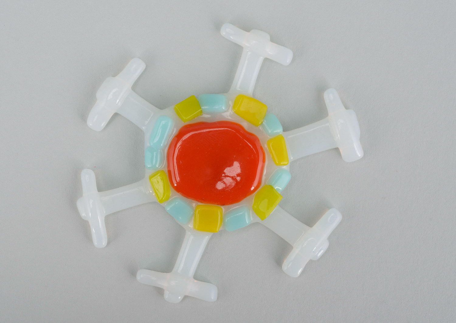 Новогодняя игрушка Снежинка с оранжевой сердцевиной фото 4