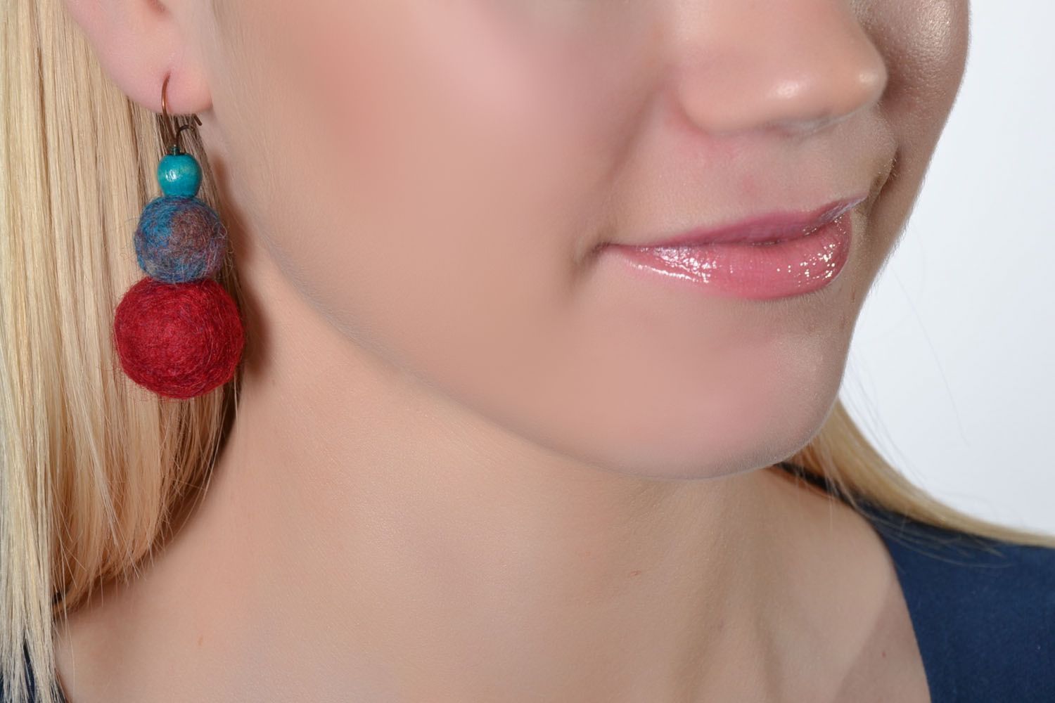 Wool earrings photo 2