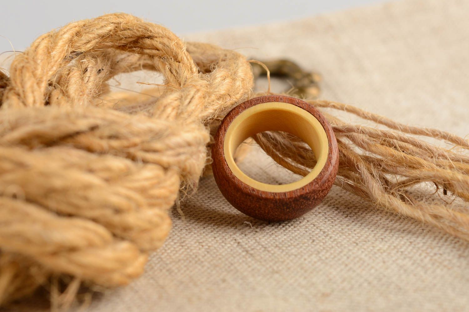 Bague anneau en bois naturel faite main unisexe style écolo accessoire original photo 1