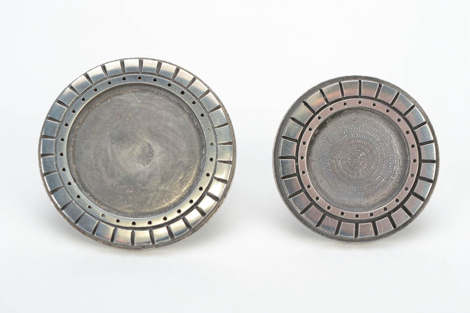Заготовки для бижутерии под кольца металлические круглые 2 штуки ручной работы фото 1