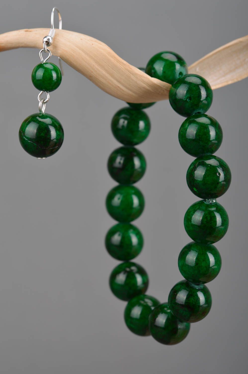 Handmade green beaded jewelry set designer accessories earrings and bracelet photo 3