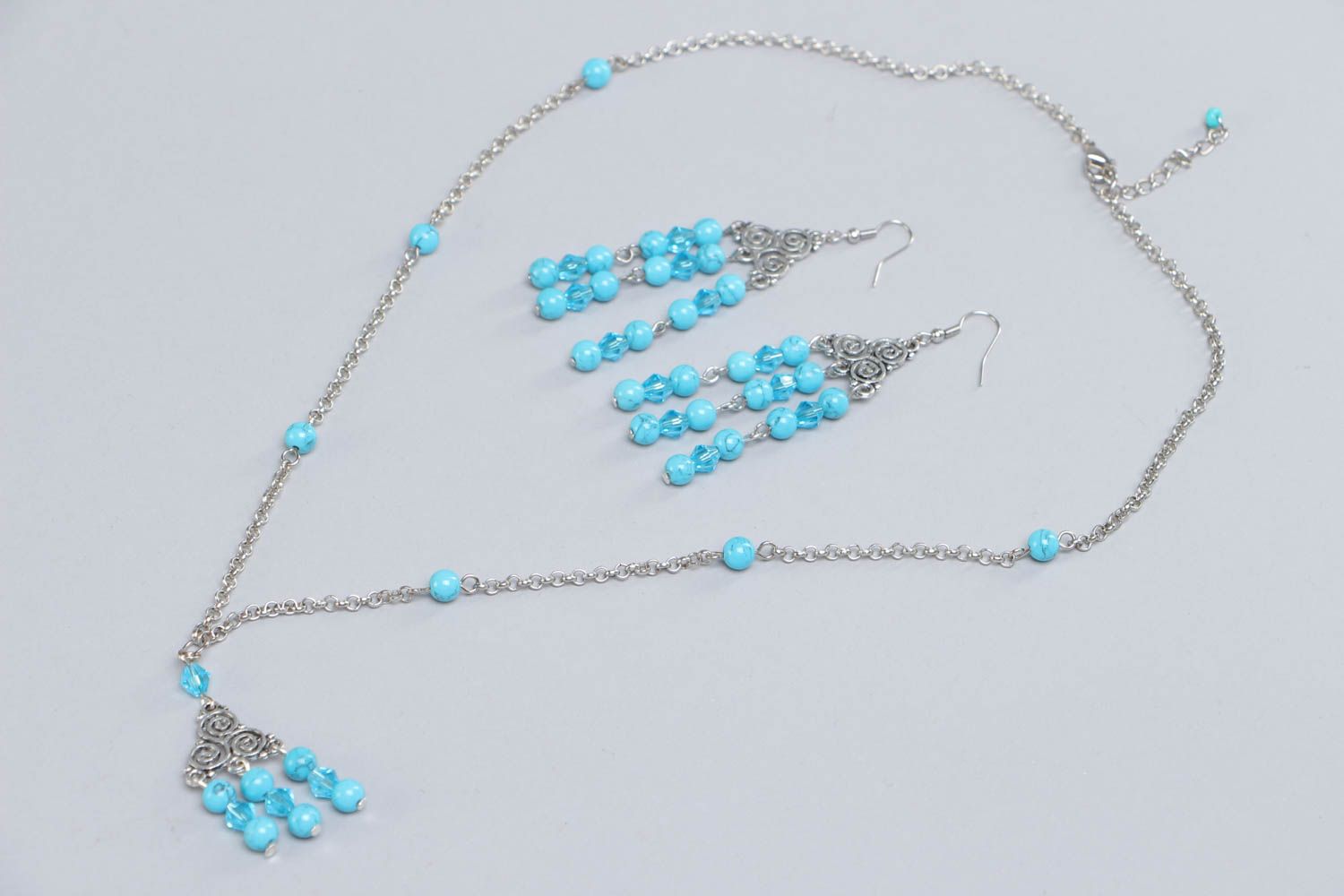 Handmade designer gemstone jewelry set with crystal 2 pieces beaded earrings and pendant photo 2