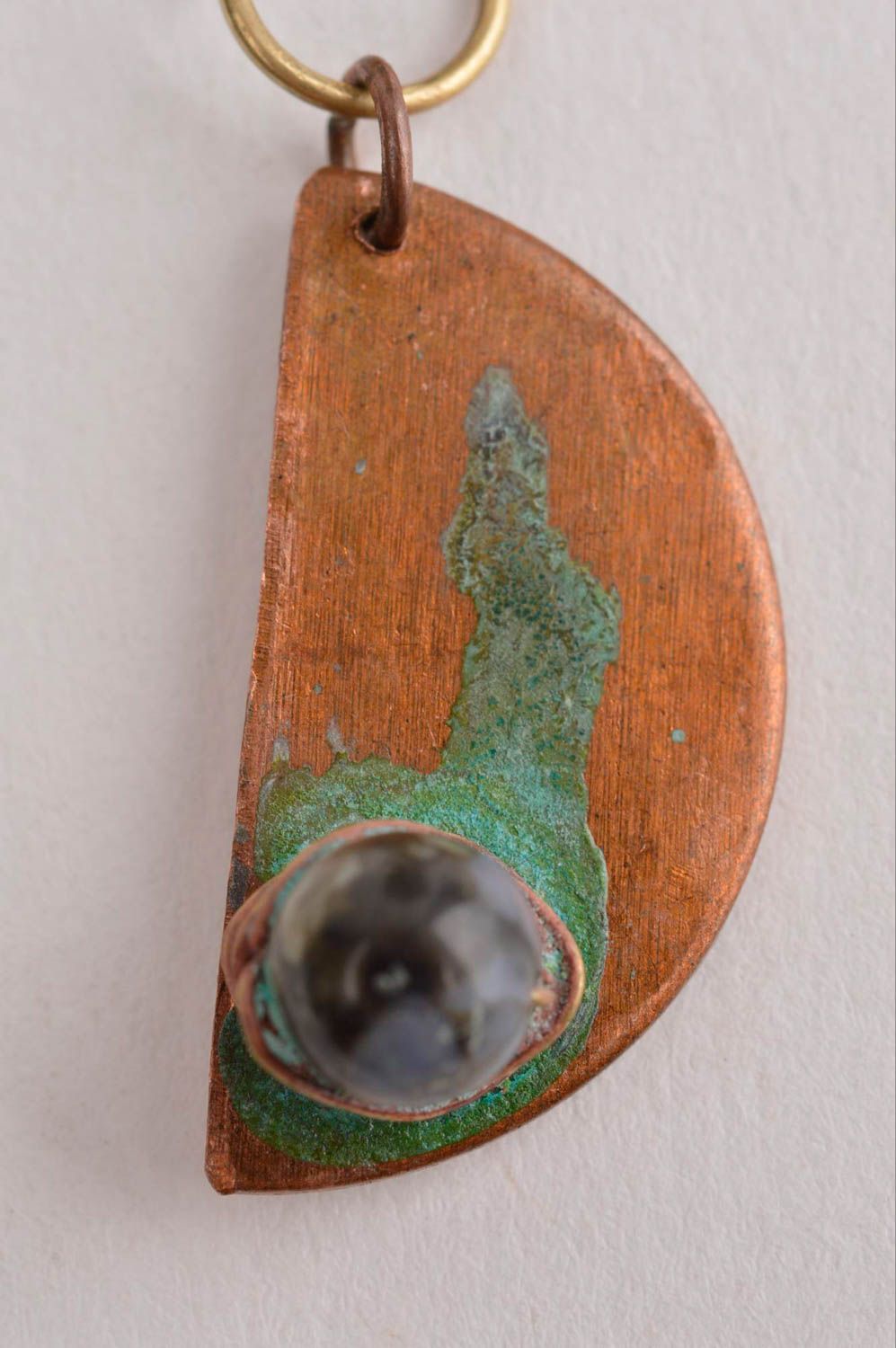 Colgante hecho a mano de cobre regalo original colgante femenino con piedra foto 4