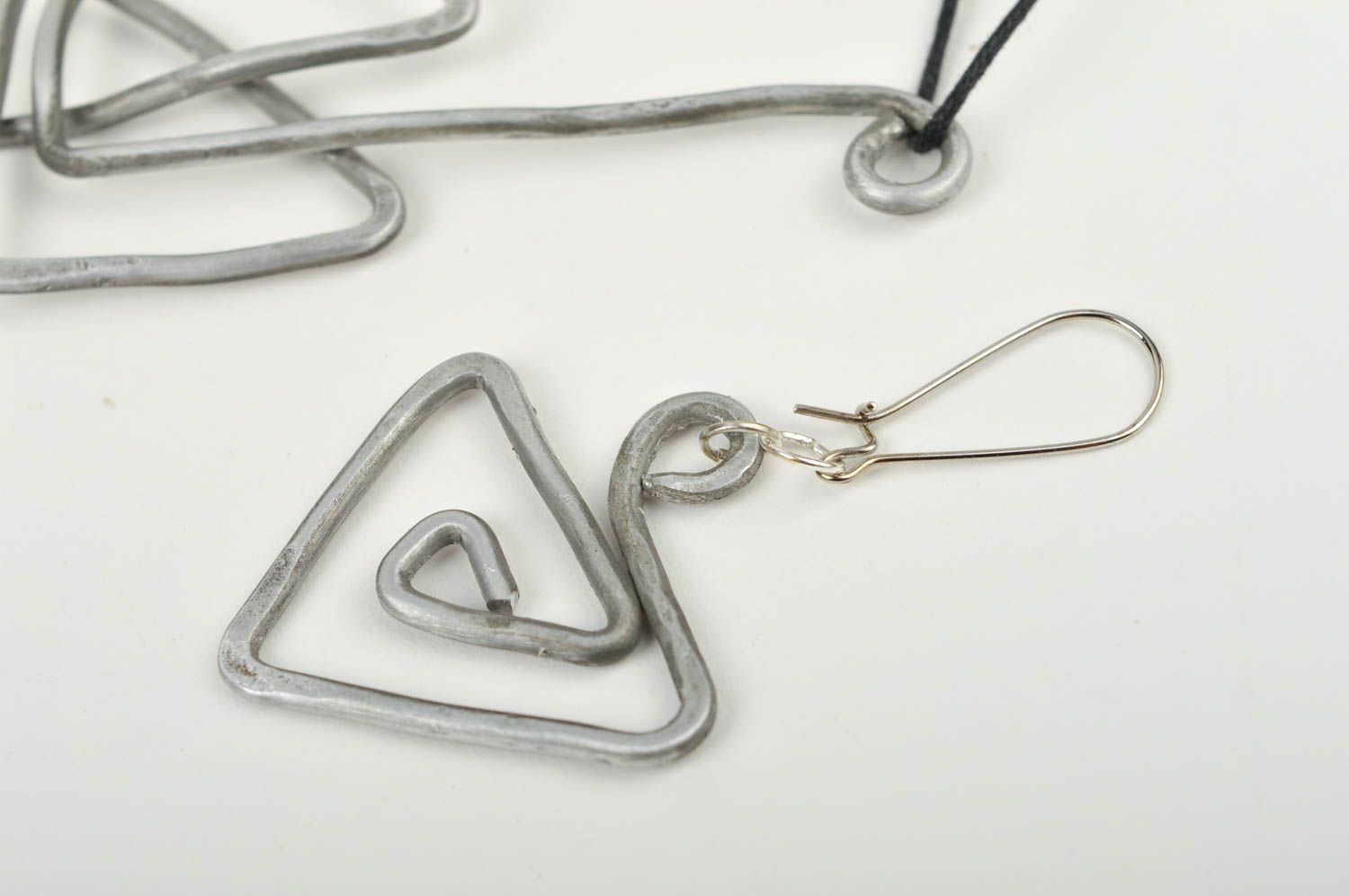 Handmade Schmuck Set aus Aluminium Damen Ohrringe Ketten Anhänger Dreiecke foto 5