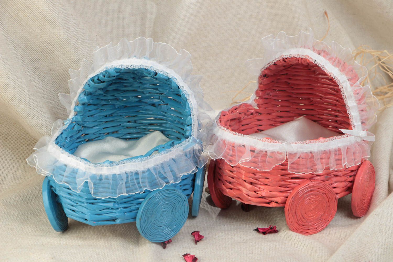 Handmade Deko Kinderwagen für Gastgeschenke zur Hochzeit in Blau und Rosa foto 1