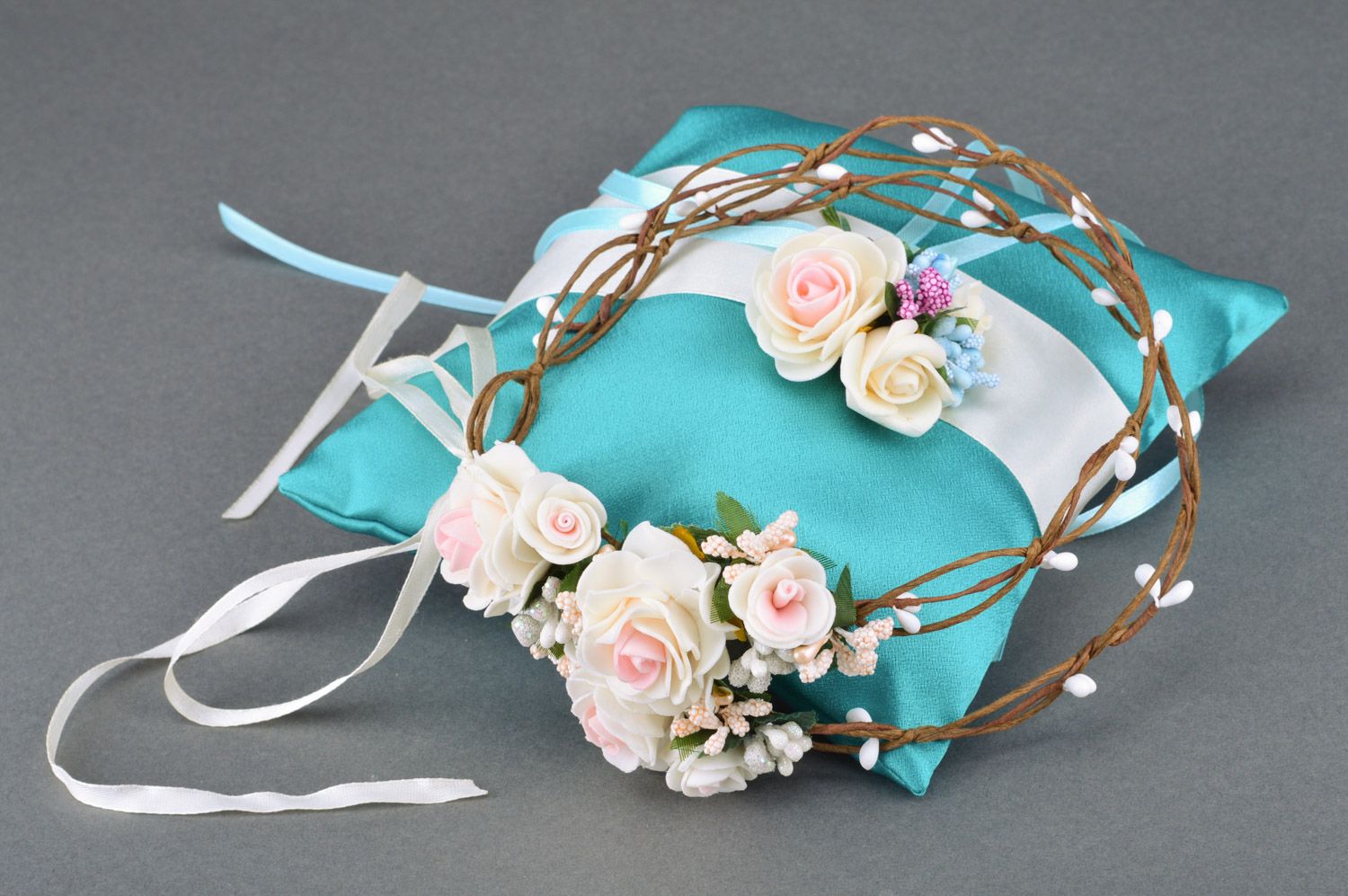 Set of handmade wedding accessories 2 items floral headband and ring pillow  photo 5