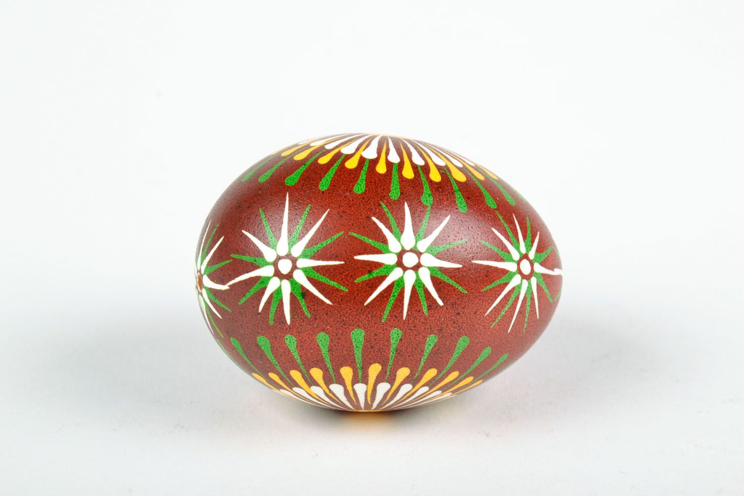 Easter egg with aniline dyes photo 3
