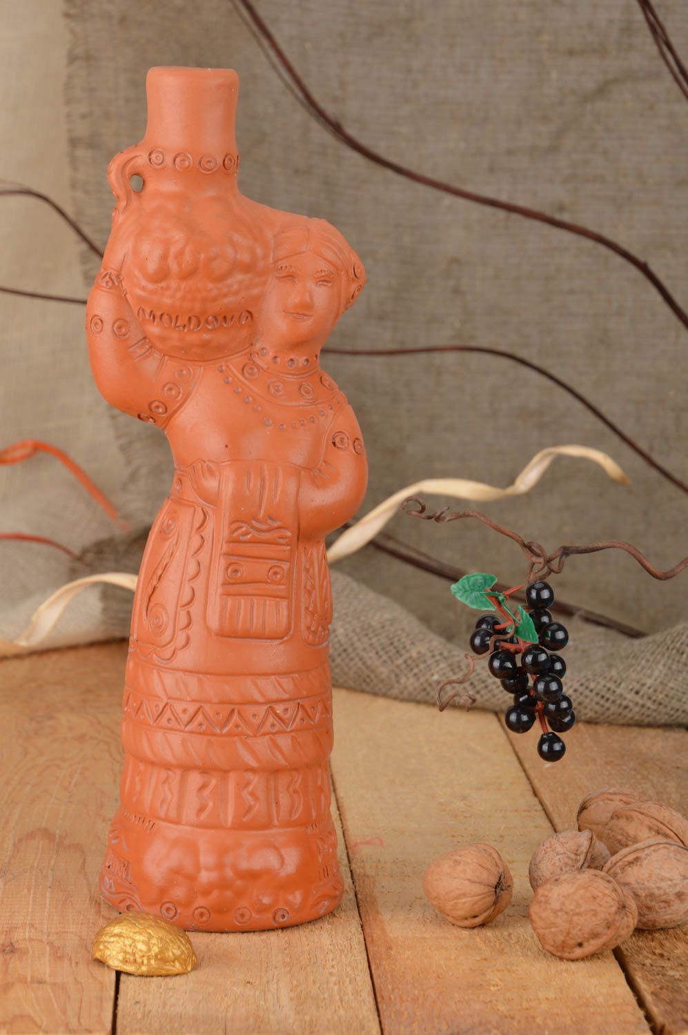 60 oz ceramic terracotta wine bottle in the shape of a woman 1,25 lb photo 1