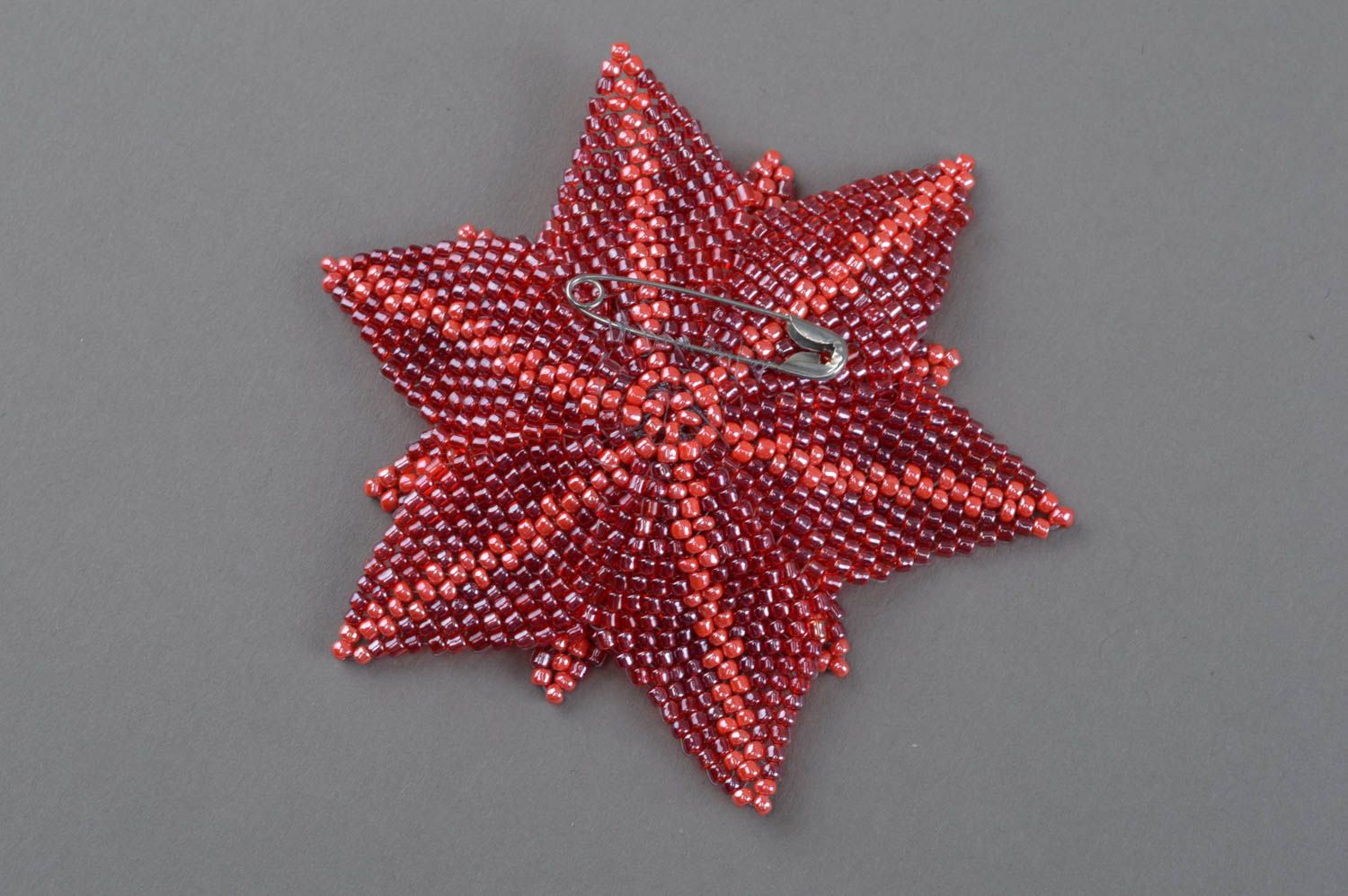Grande broche fleur rouge en perles de rocaille design original faite main photo 4