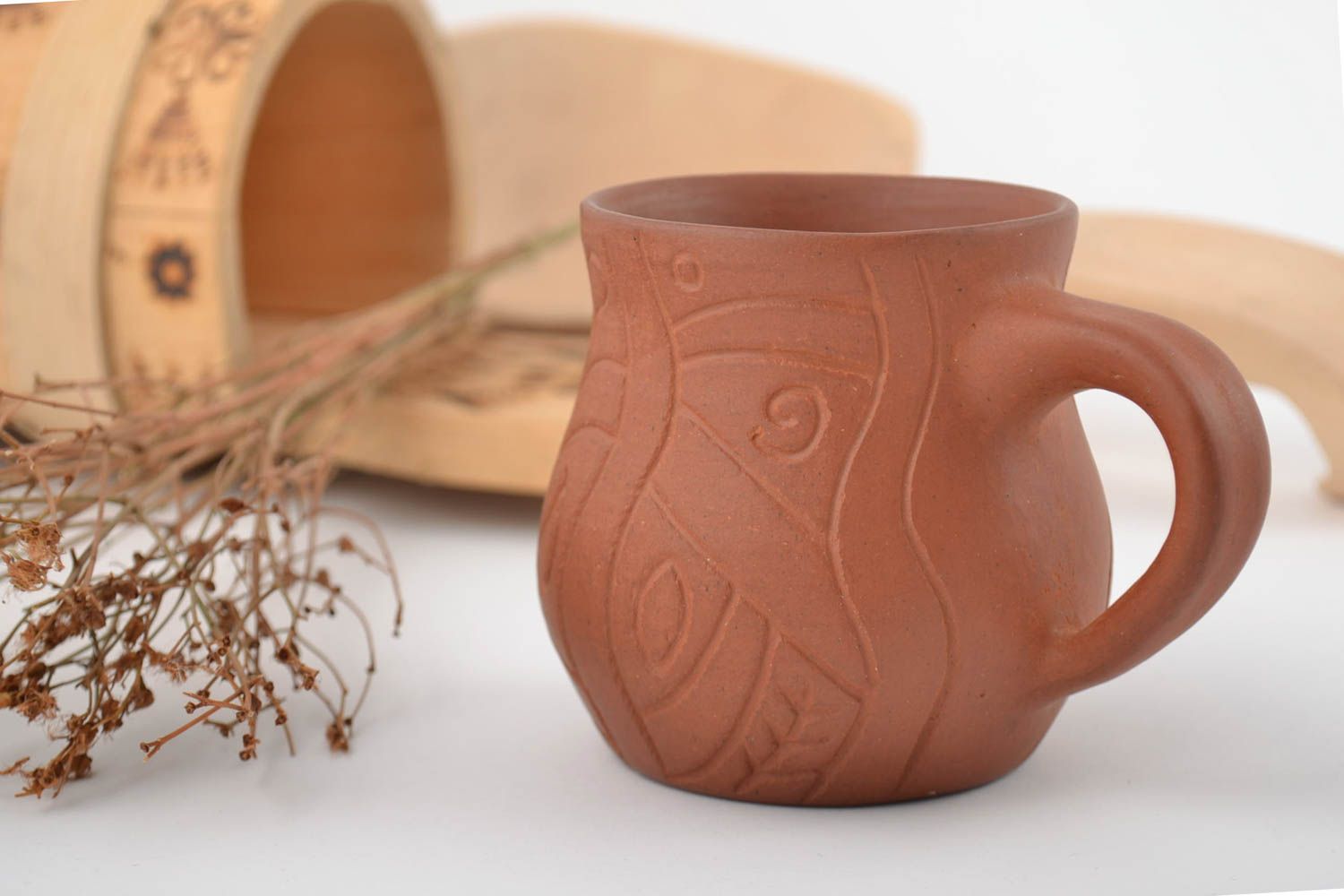 Tasse en argile faite main marron ornementée originale à thé et café 25 cl photo 1
