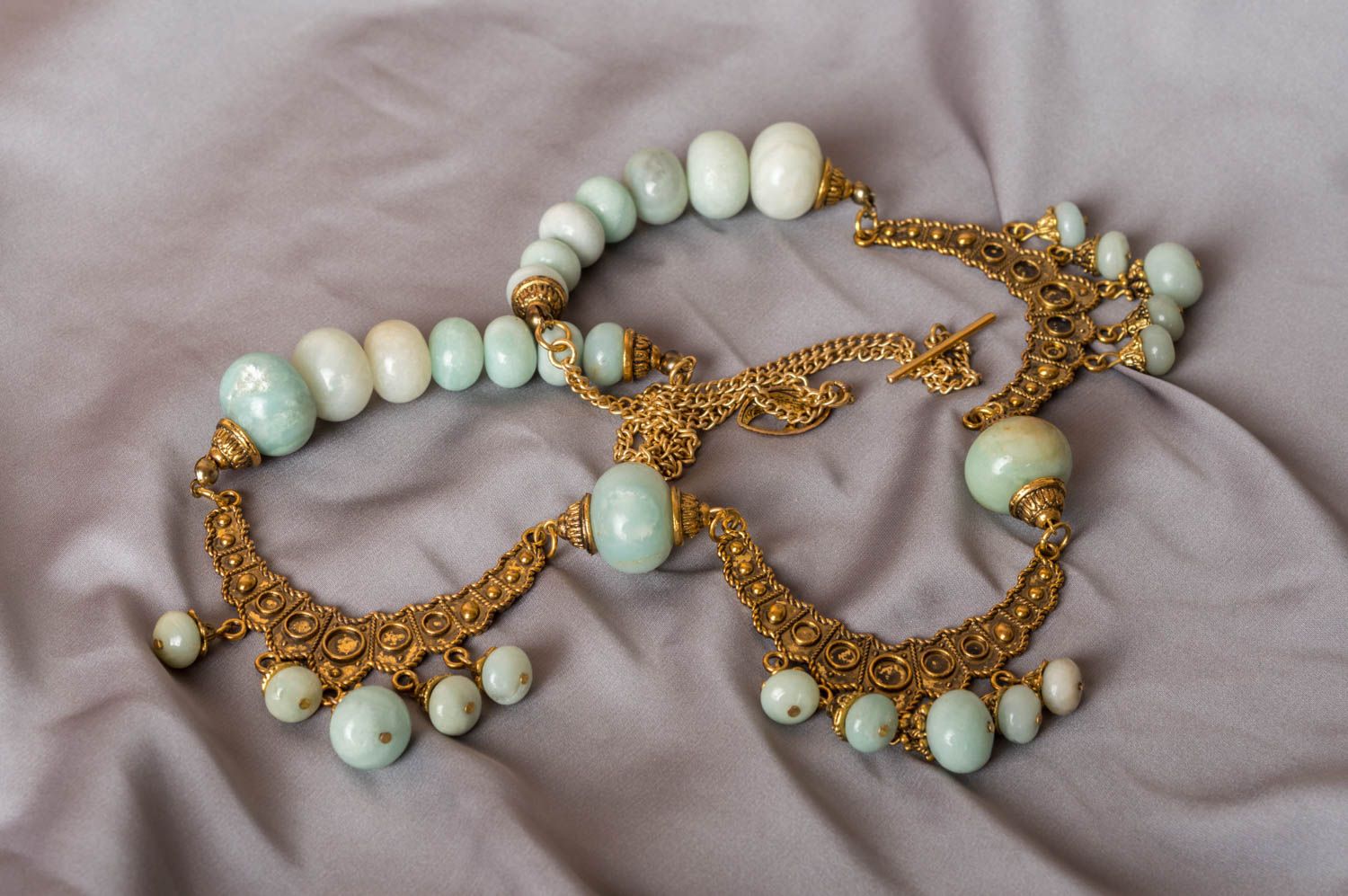 Long collier en jadéite et laiton fait main bleu original joli pour femme  photo 1