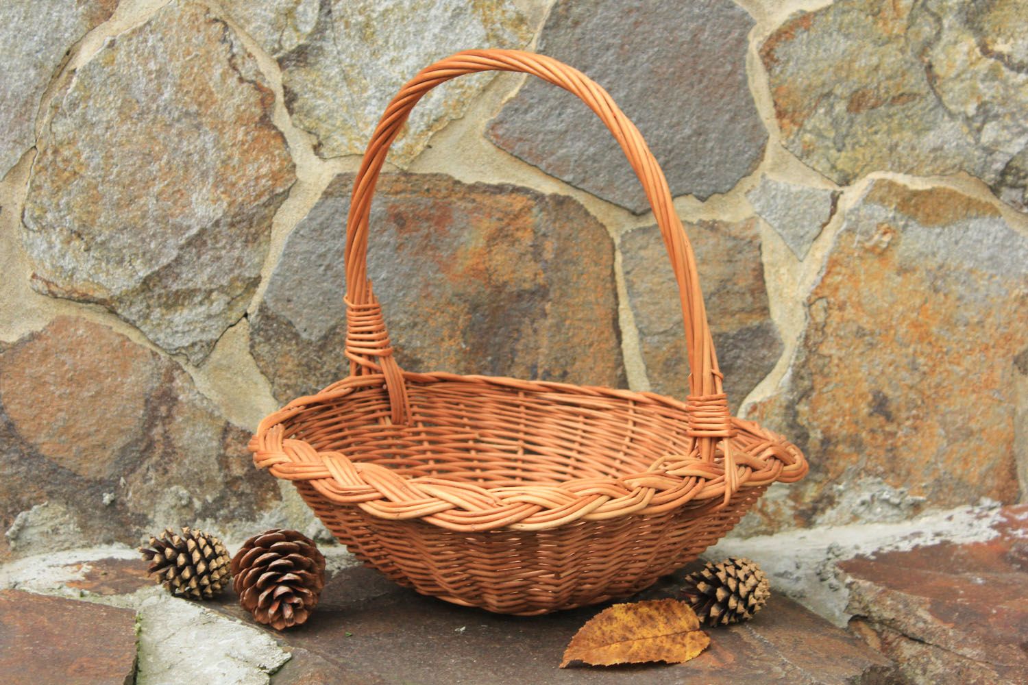 Broad basket with handle photo 1
